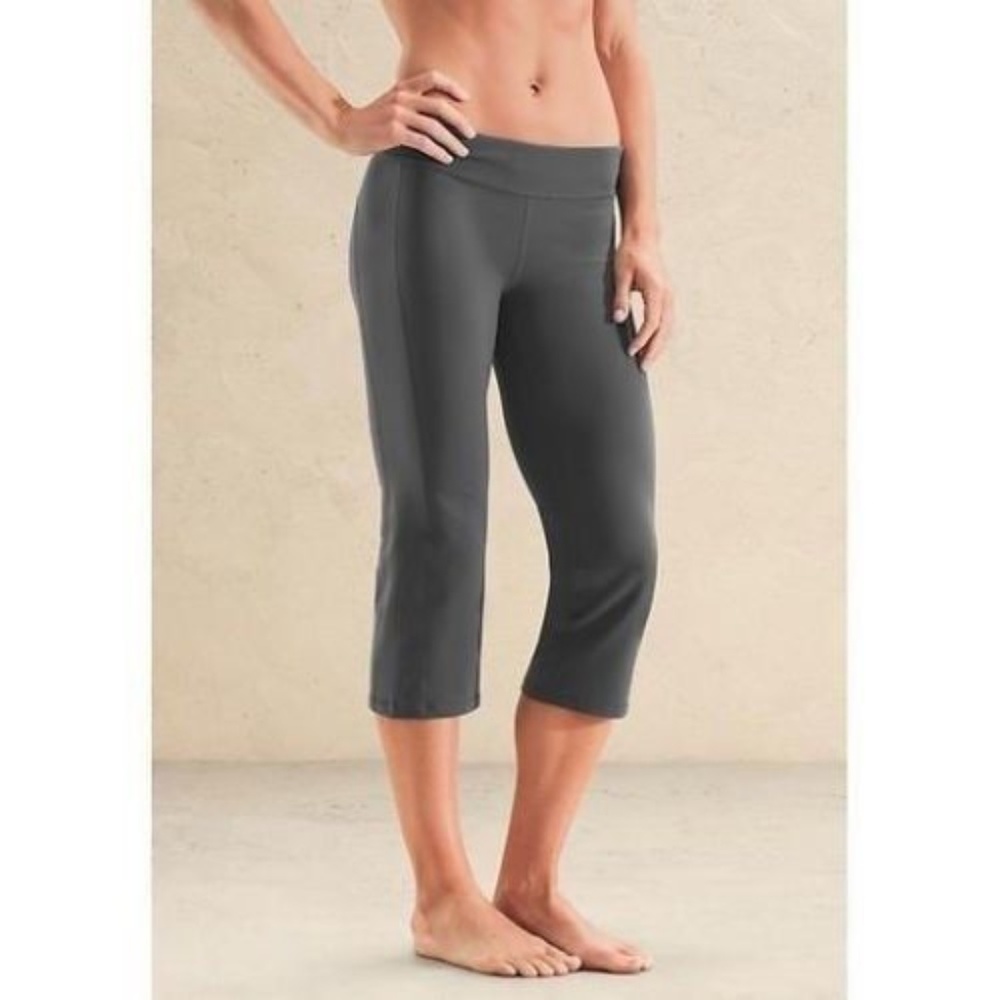Athleta Kickbooty Capri Yoga Pant XXS Flint Grey